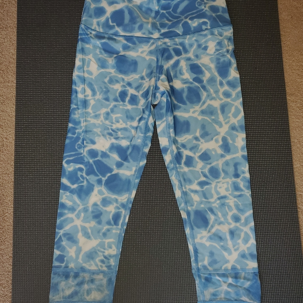 Victoria Secret Capri workout pants